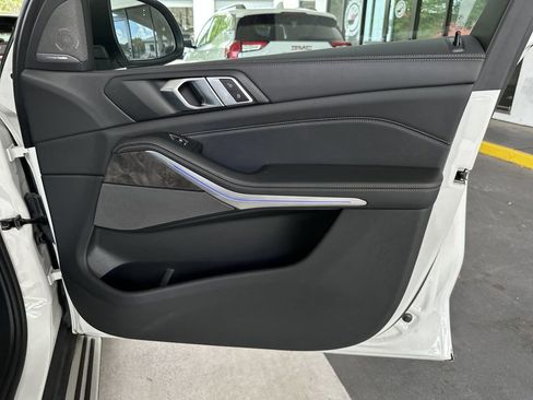 Used 2024 BMW X5 xDrive40i AWD/4WD image 36