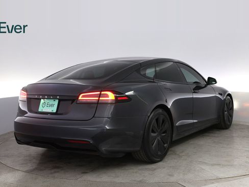 Used 2024 Tesla Model S image 3