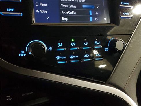 Used 2019 Toyota Camry LE image 29