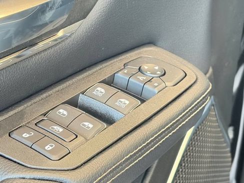 New 2026 RAM 1500 Laramie AWD/4WD image 17