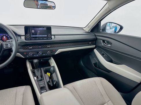 Certified 2025 Honda Accord SE image 24