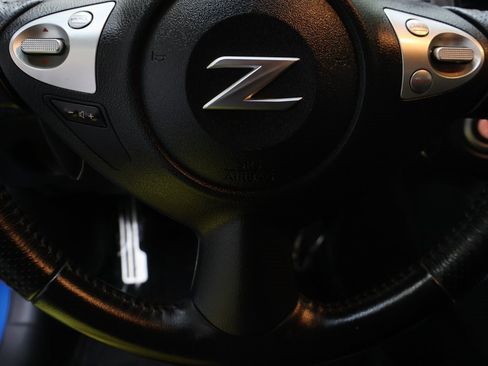 Used 2011 Nissan 370Z Base image 16