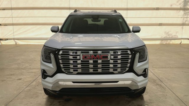 New 2027 GMC Terrain Denali w/ LPO, Floor Liner Package AWD/4WD image 3