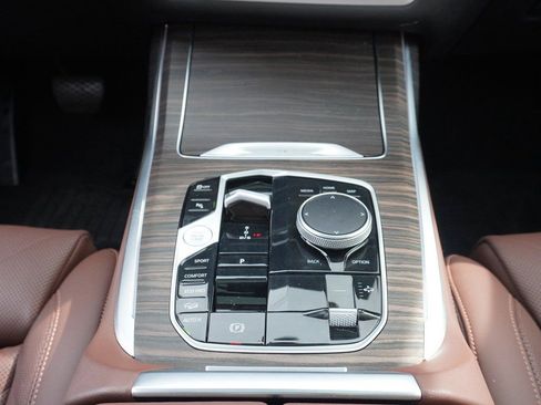 Used 2023 BMW X7 xDrive40i w/ Premium Package image 55