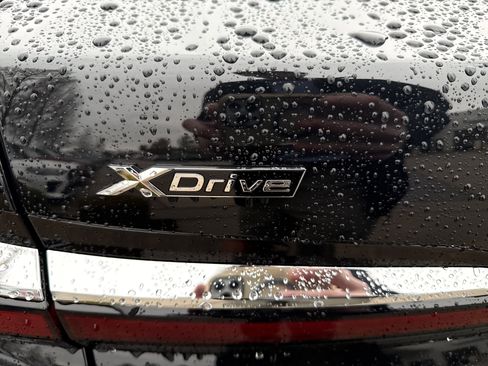 New 2026 BMW 750e xDrive image 8