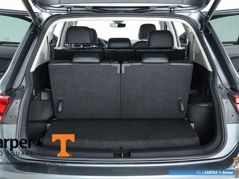 Used 2024 Volkswagen Tiguan SE w/ Panoramic Sunroof Package FWD image 28