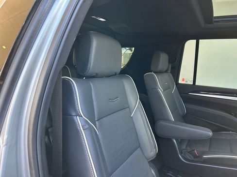 Used 2025 Cadillac Escalade ESV Premium Luxury w/ Touring Package image 33