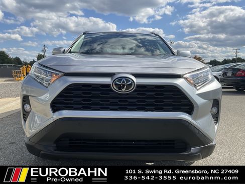 Used 2021 Toyota RAV4 XLE Premium image 24