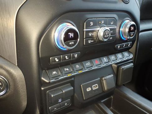 Used 2021 GMC Sierra 1500 Denali w/ Denali Ultimate Package image 9