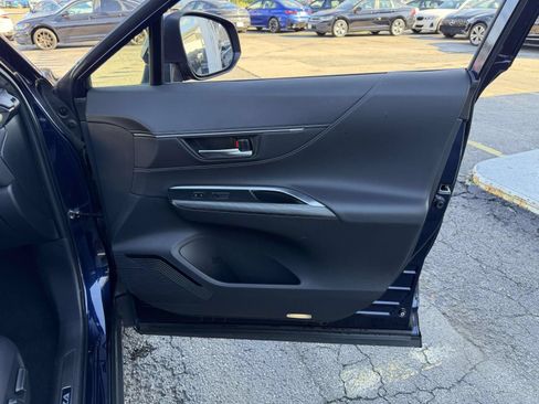 Used 2021 Toyota Venza XLE w/ Softex Package AWD/4WD image 13