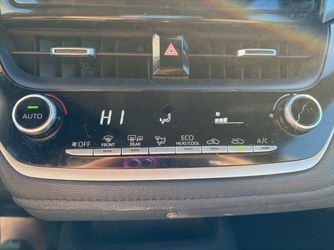 Used 2020 Toyota Corolla SE image 20