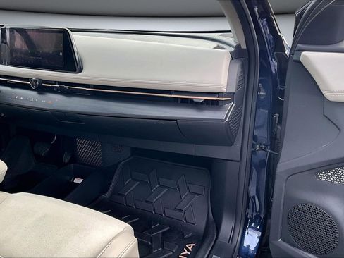 Used 2023 Nissan Ariya AWD image 25