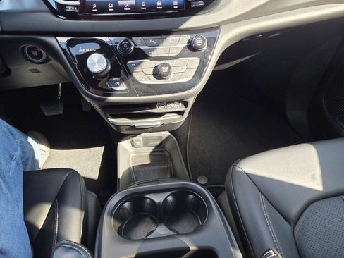 Used 2025 Chrysler Pacifica Select FWD image 20