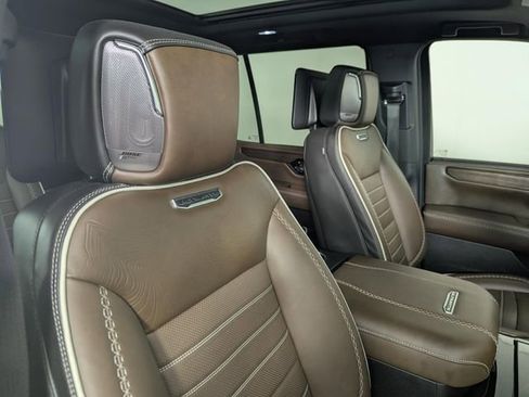 Used 2025 GMC Yukon Denali Ultimate image 32