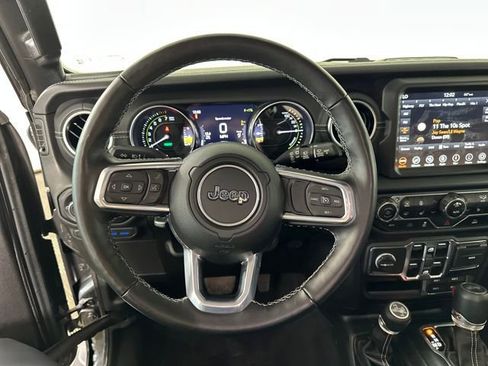 Used 2023 Jeep Wrangler Unlimited Sahara w/ Cold Weather Group AWD/4WD image 14