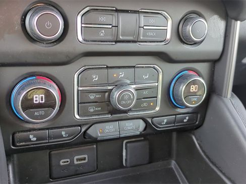 Used 2023 Chevrolet Tahoe LT image 19