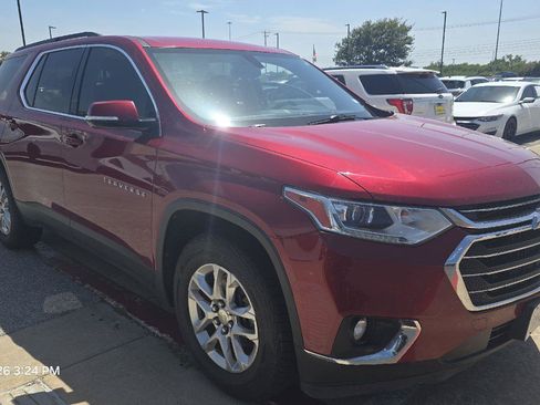 Used 2019 Chevrolet Traverse LT FWD image 1