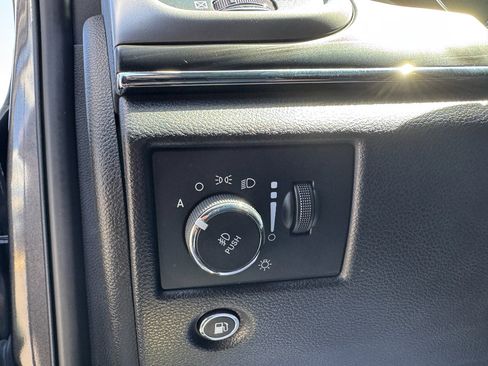 Used 2019 Jeep Grand Cherokee Limited w/ Luxury Group II AWD/4WD image 31