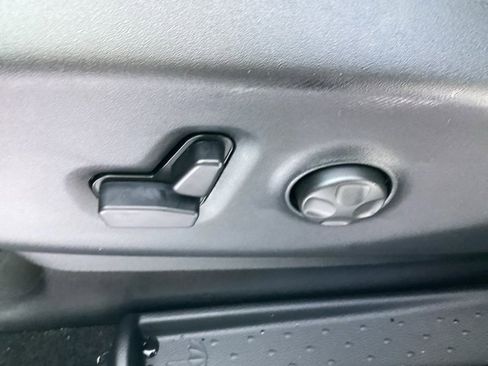 New 2026 Chrysler Pacifica Limited image 23