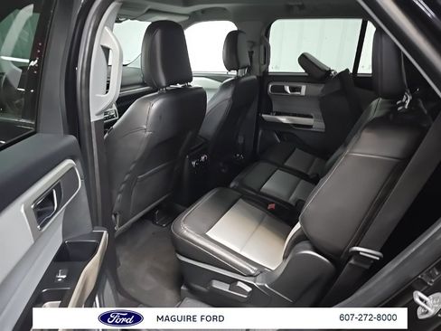 Used 2022 Ford Explorer XLT w/ Equipment Group 202A image 30