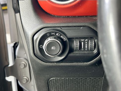 Used 2021 Jeep Wrangler Rubicon AWD/4WD image 10