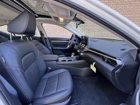 New 2026 Nissan Altima 2.5 SR w/ SR Premium Package FWD image 7