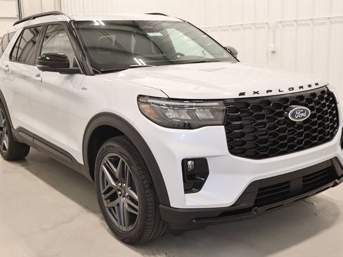 New 2026 Ford Explorer ST-Line AWD/4WD image 2