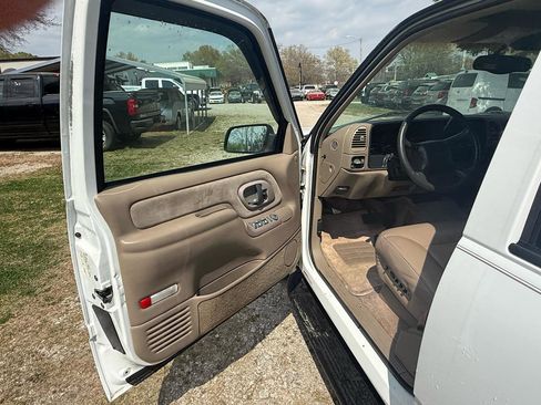 Used 1998 GMC Yukon 2WD 4-Door w/ Marketing Opt Pkg 5 image 13