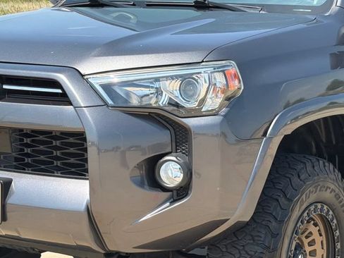 Used 2020 Toyota 4Runner SR5 Premium w/ Moonroof Package AWD/4WD image 4