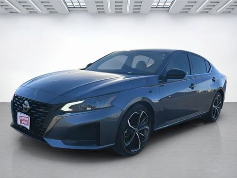 Used 2024 Nissan Altima 2.5 SR image 8