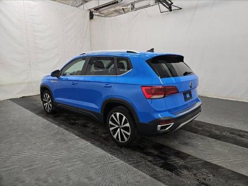 Used 2022 Volkswagen Taos SE image 4