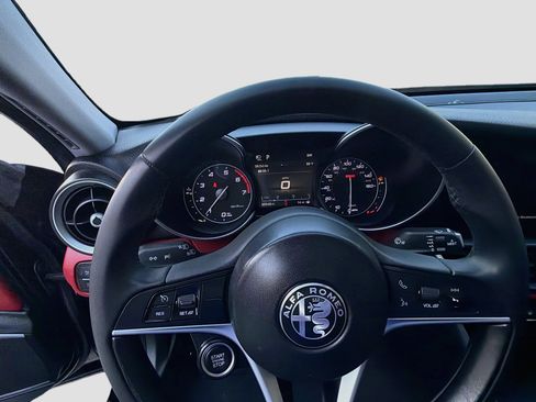 Used 2019 Alfa Romeo Giulia w/ Quick Order Package 22K Sport RWD image 11