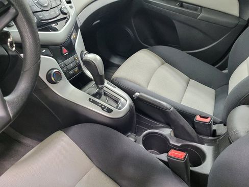 Used 2016 Chevrolet Cruze LS FWD image 26