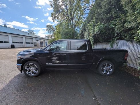 Used 2024 RAM 1500 Limited image 2
