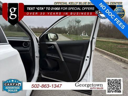 Used 2017 Toyota RAV4 XLE AWD/4WD image 23