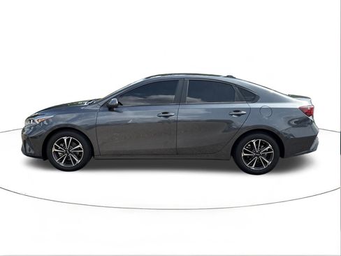 Used 2024 Kia Forte LXS w/ LXS Technology Package FWD image 6
