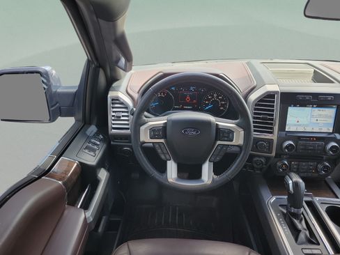 Used 2016 Ford F150 Platinum w/ Equipment Group 701A Luxury AWD/4WD image 5