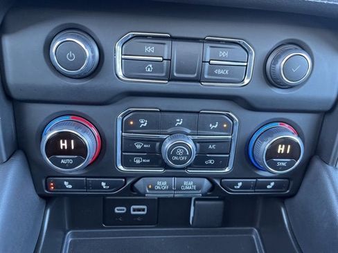 Used 2024 Chevrolet Tahoe Z71 image 18