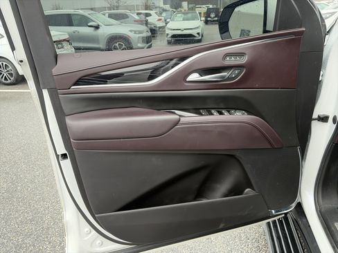 Used 2023 Cadillac Escalade ESV V w/ LPO, ONYX Package image 13