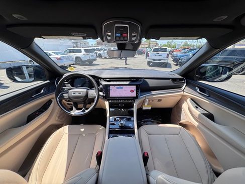 New 2026 Jeep Grand Cherokee Limited AWD/4WD image 10