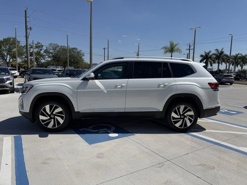 New 2026 Volkswagen Atlas SEL image 6