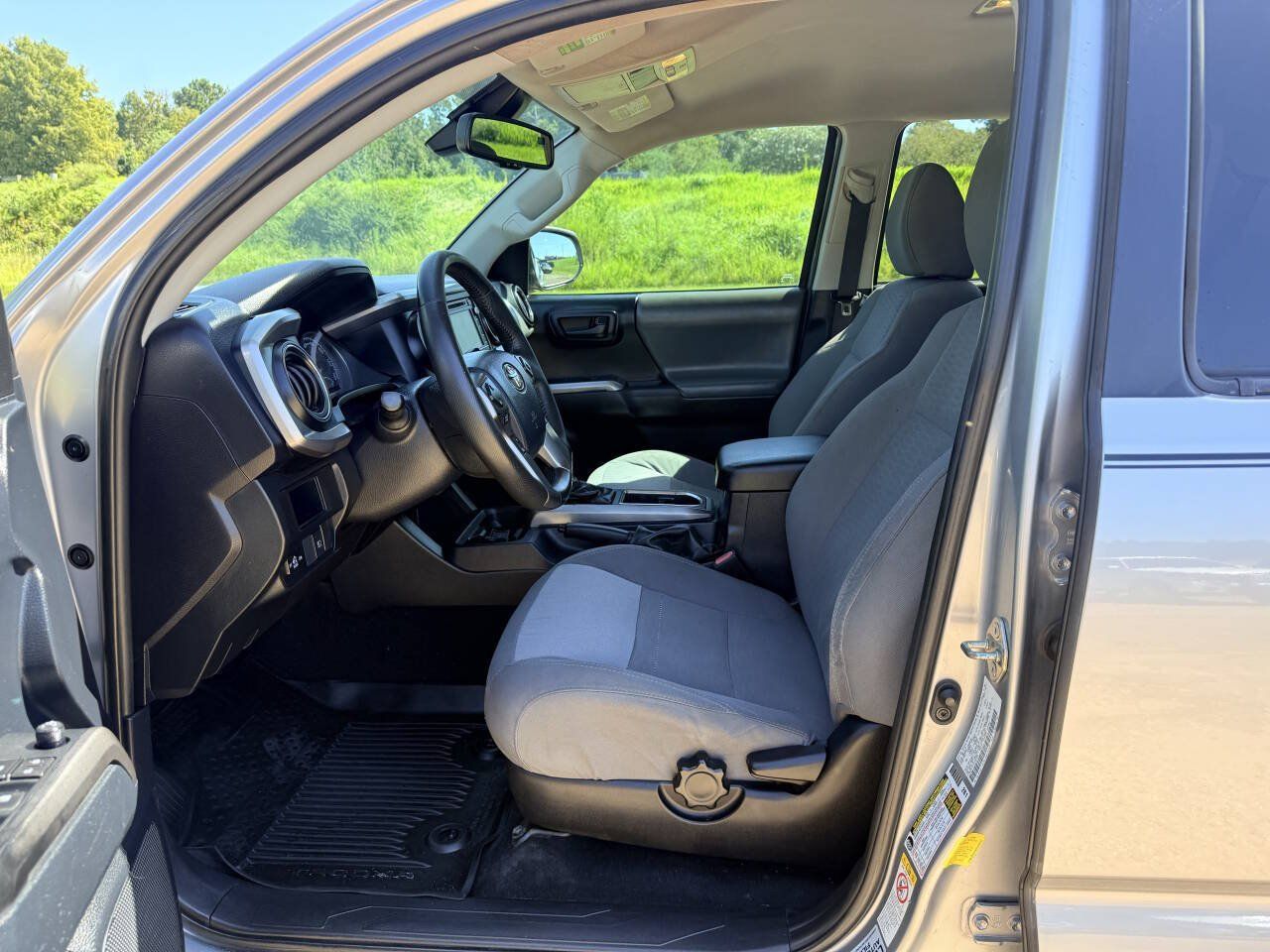 Used 2019 Toyota Tacoma SR5 RWD image 13