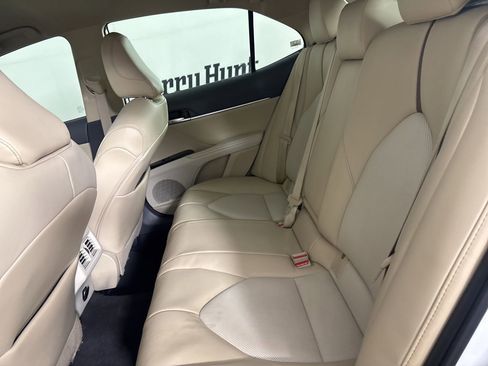 Used 2020 Toyota Camry XLE FWD image 21