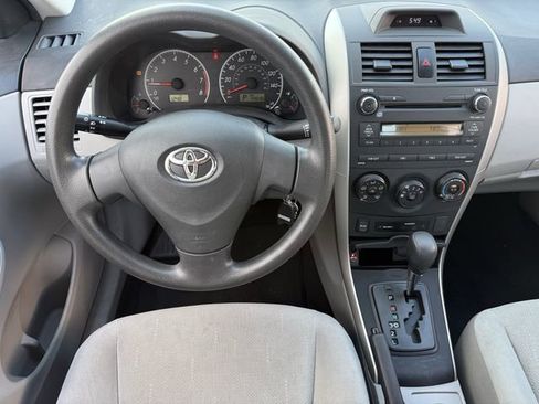 Used 2013 Toyota Corolla L image 11