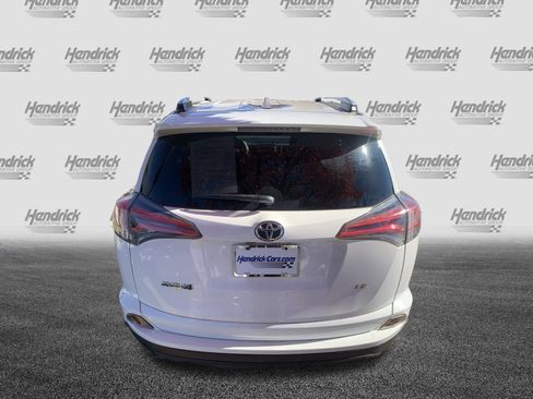 Used 2016 Toyota RAV4 LE image 9