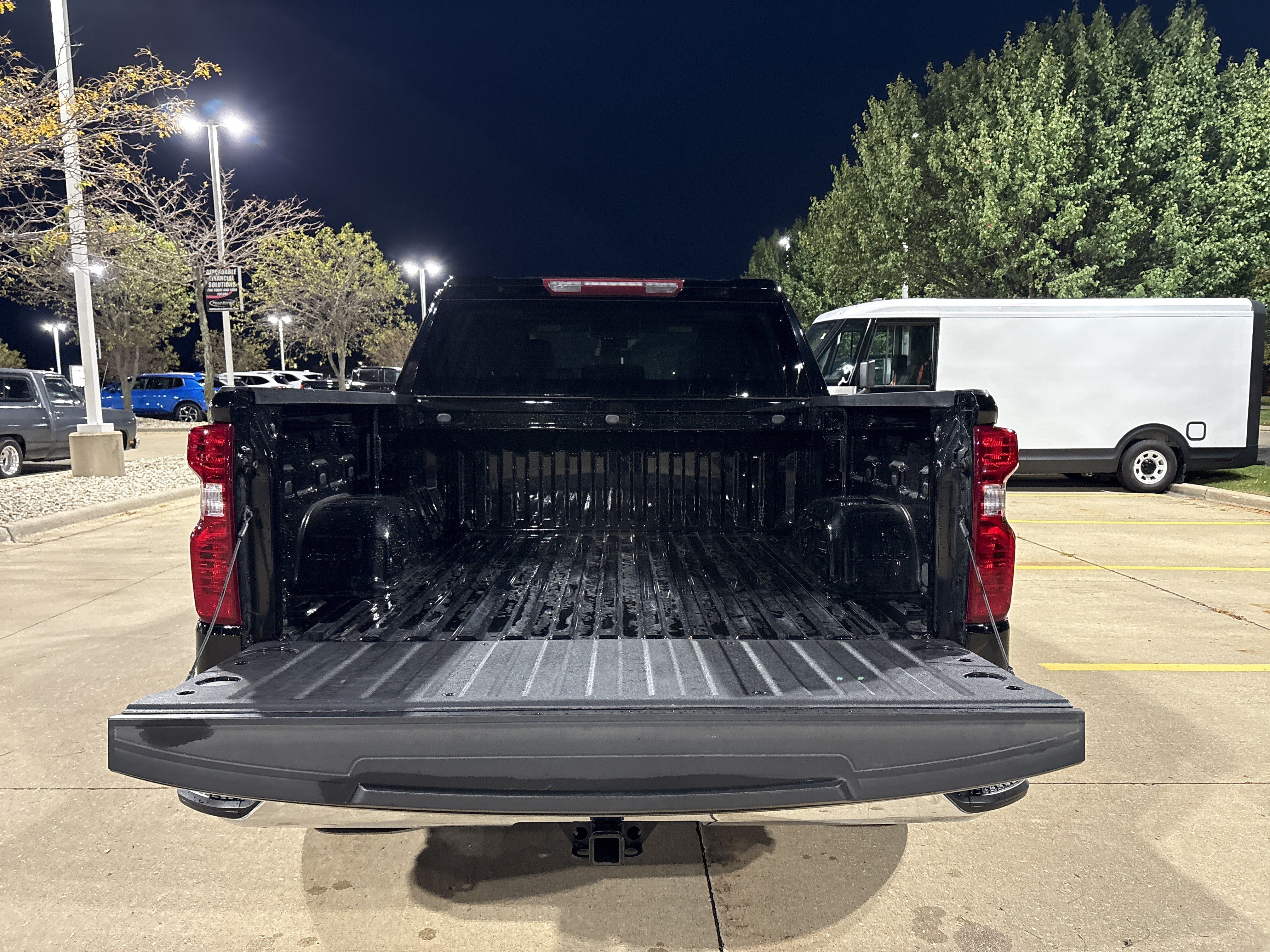 Used 2024 Chevrolet Silverado 1500 LT AWD/4WD image 6