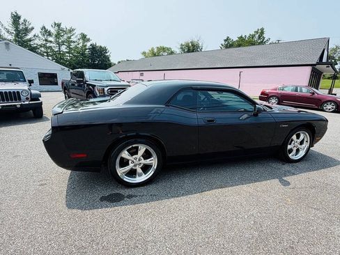 Used 2010 Dodge Challenger R/T RWD image 6