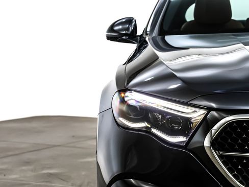 Used 2025 Mercedes-Benz E 350 Sedan image 14