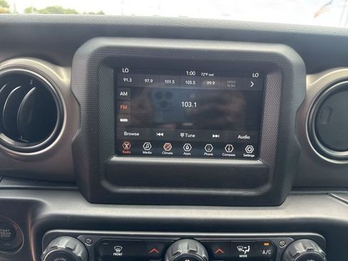 Used 2020 Jeep Wrangler Sport AWD/4WD image 16