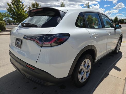 Used 2024 Honda HR-V LX image 4